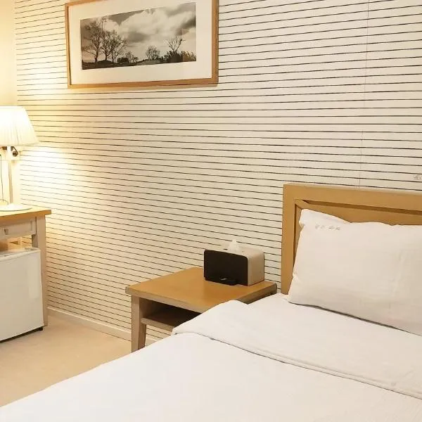 Golden Park Hotel, hotel in Jeju