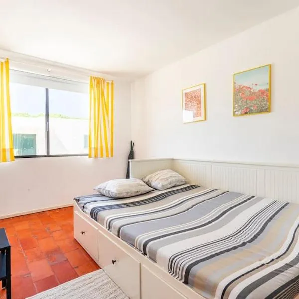Sunny Villa with golf front view, hotel in Vilamoura