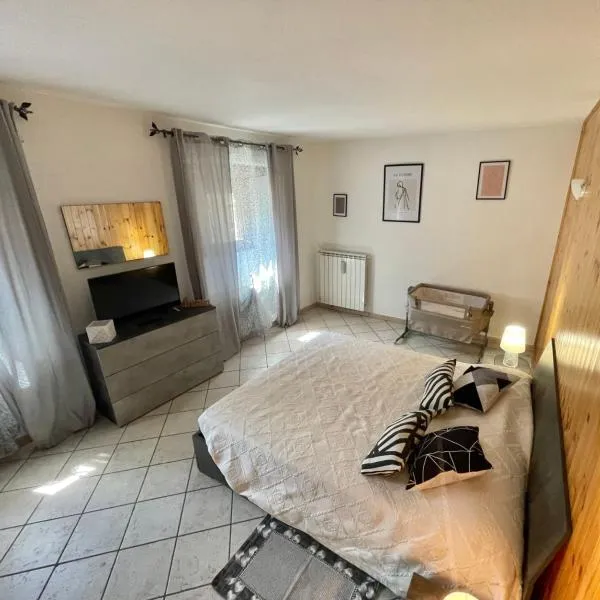 La torre, hotel v destinaci Arnad