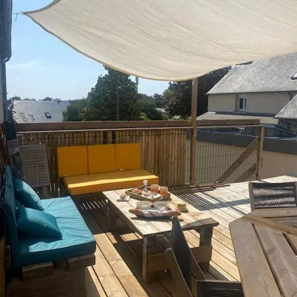 Maison de ville - terrasse sud, a 10 min des plages, hotel in Saint-Brieuc