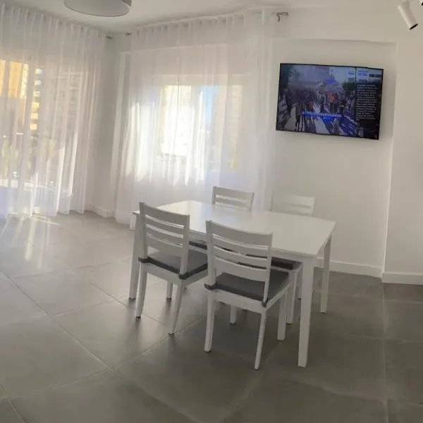 Apartamentos La Gaviota, hotel en Roquetas de Mar