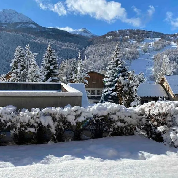 Appartement 4 pers grande terrasse vue pistes ski, hotel a Saint-Chaffrey