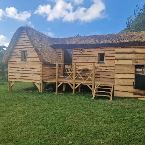 Chalet du bonheur de campagne, hotel di Saint-Sauveur-dʼÉmalleville