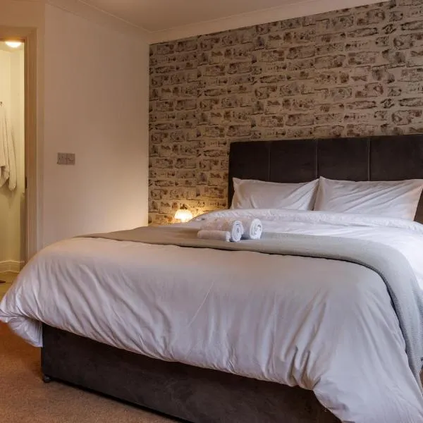 Spacious 4-Bedroom House in Aylesbury Ideal for Contractors Professionals or Larger Families, khách sạn ở Aylesbury