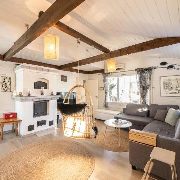 Villa Einola- modern rivercottage、ポリのホテル