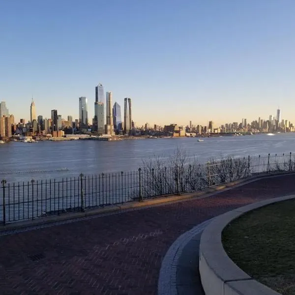 Wonderful & Cozy Apartment Close to Time Square NYC, khách sạn ở North Bergen