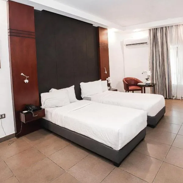 Torino Hotel Amman: Al Baḩḩāth şehrinde bir otel