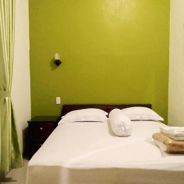 RedDoorz near Pantai Pandan Sibolga 2, hotel v destinaci Halangan
