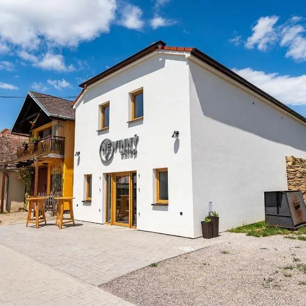 Nevinný sklep, hotel u gradu Znojmo
