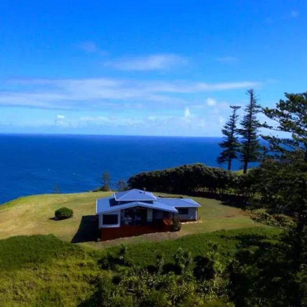 King Tide House - Ocean Views, hotel in Burnt Pine