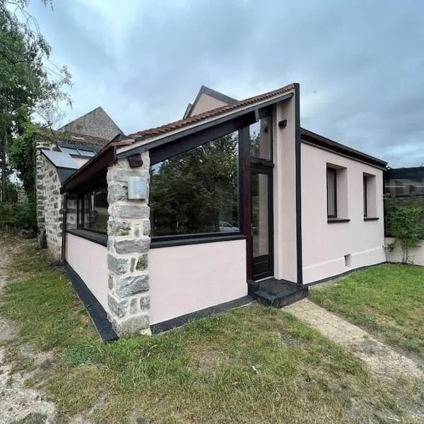 Modern House - Proche Forêt، فندق في Saint-Pierre-lès-Nemours