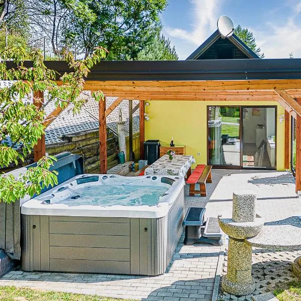 Ladybug House With Whirlpool - Happy Rentals, hotel in Fokovci