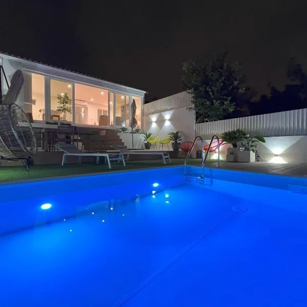 Central Beach Villa W/ Heated Pool, By TimeCooler, Hotel in Cascais
