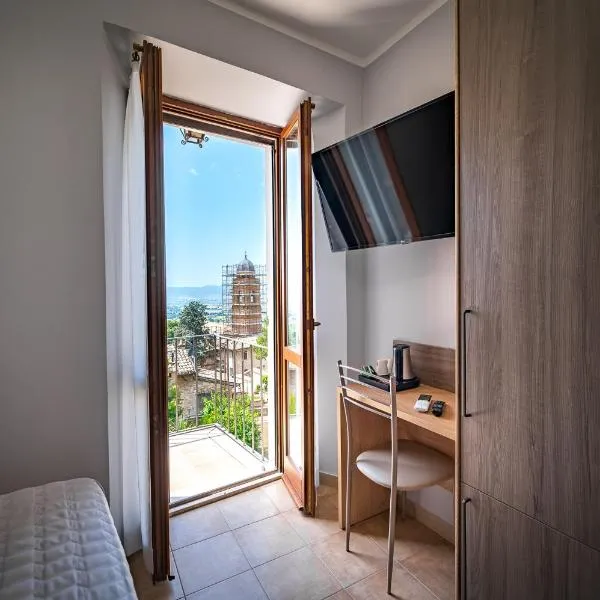 Roof Garden Rooms, hotel v destinaci Assisi