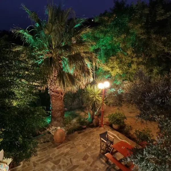 SPITIKARIOTIKO My Ikarian home, hotel v destinácii Raches