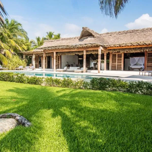 Oceanfront Casa Rhino, hotel in Paso Hondo