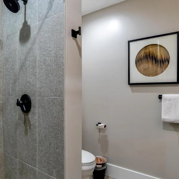 Unbelievable Downtown Condo, hotel in Asheville