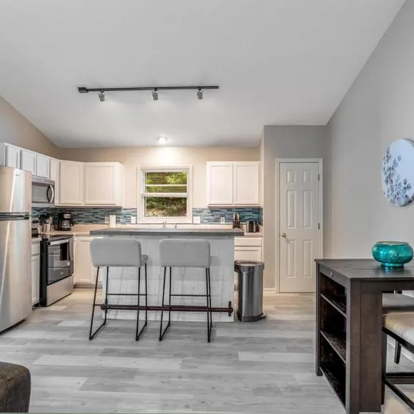 South Asheville Townhome 14 A, hotel in Arden
