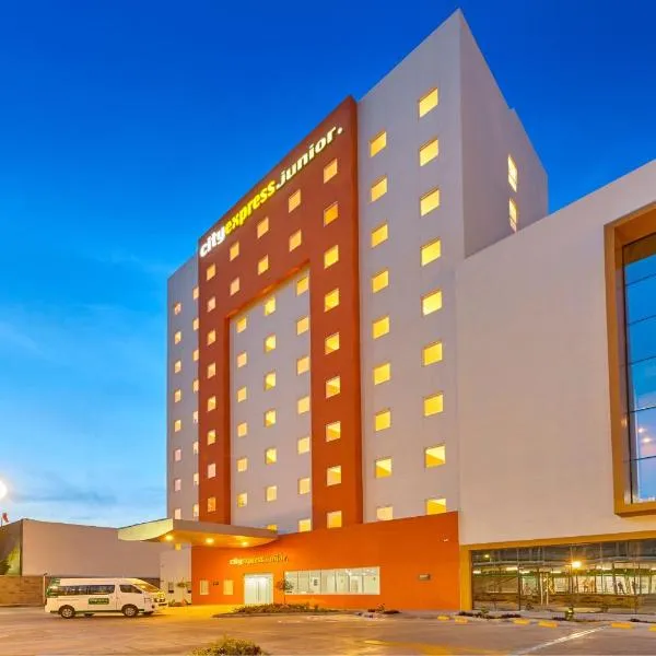 City Express Junior by Marriott Leon Centro de Convenciones, hotel di Leon