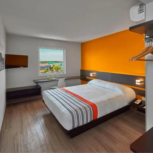 City Express Junior by Marriott Leon Centro de Convenciones, hotel in León
