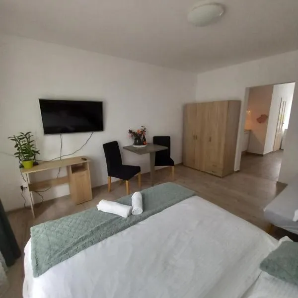 Spí v Kuklenách, hotel v destinaci Hradec Králové