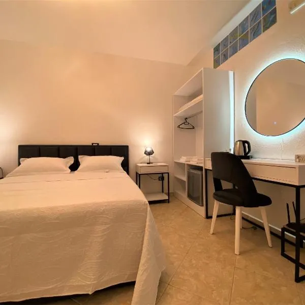 The White Corner, hotel in Durrës