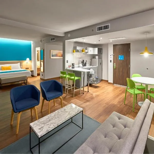 City Express Suites by Marriott Cancún Aeropuerto, hotel v destinaci Cancún