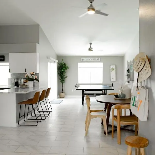 3 BR heated saltwater pool & spa, hotel di Cape Coral