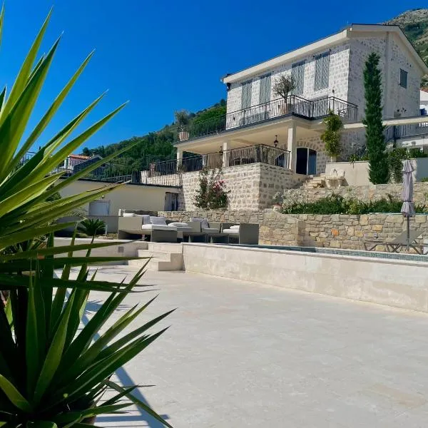 Villa Portico, Hotel in Budva