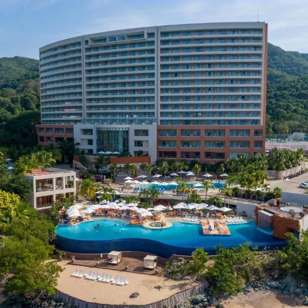 Azul Ixtapa Grand All Inclusive Suites - Spa & Convention Center, ξενοδοχείο σε La Majahua