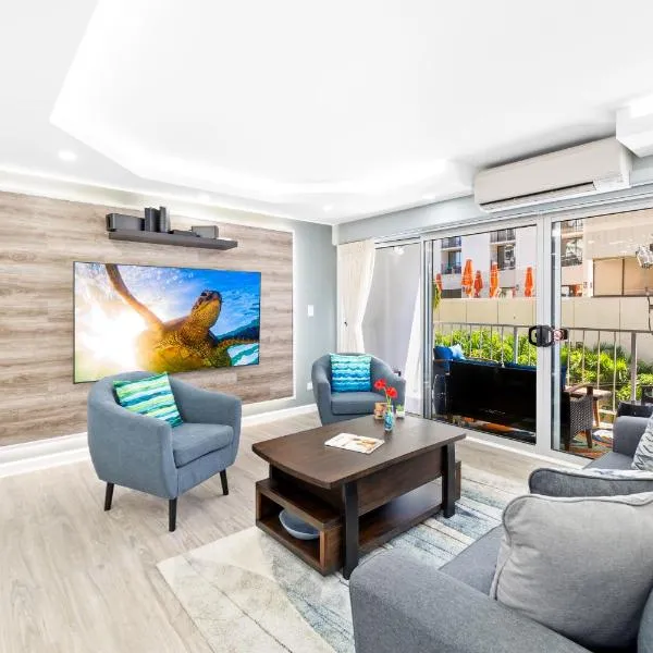 Fully Renovated 2BR and 2BA Near Waikiki Beach with Parking, hotel in Honolulu