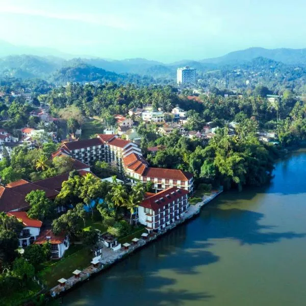 Mahaweli Reach Hotel: Kandy şehrinde bir otel