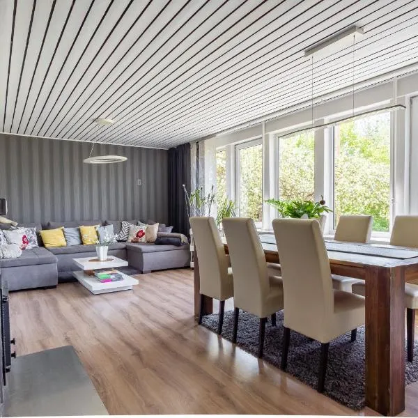 Fantastic 170m2 Villa with a big garden, hotell Pärnus