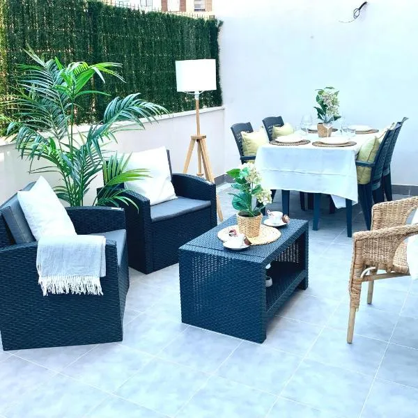 Castro Holidays - Apto A Céntrico Terraza con Garaje Gratis, готель у місті Кастро-Урдіалес