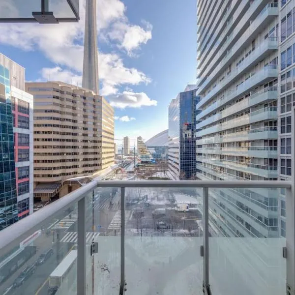 1 BR Furnished Condo with Balcony across CN Tower, hotel sa Toronto