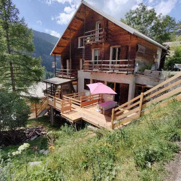 Chambre d'hôtes Chalet AILLEURS, hótel í Arvieux