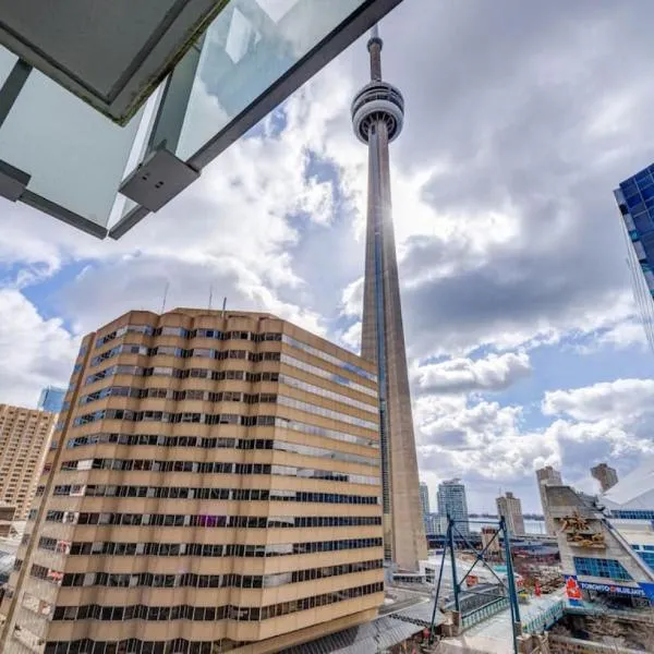 2BR Fantastic View of CN Tower and Roger Centre, hôtel à Toronto