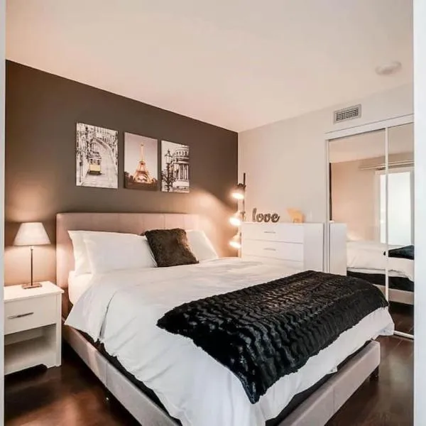 टोरंटो में, होटल Beautiful 1BD 1BA Condo Lake and City Views