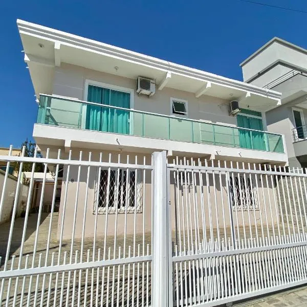 Ondas do Mar Residencial, hotel in Bombinhas