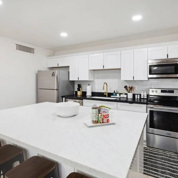 Home 8 Minutes to Old Town Scottsdale, hotel en Scottsdale