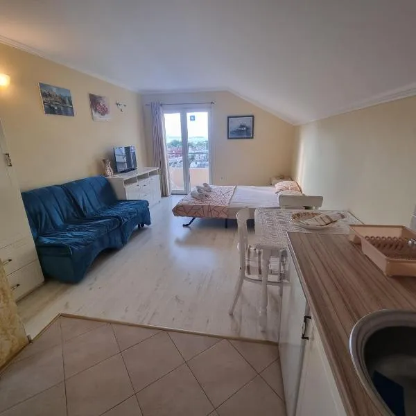 Apartman Bijela Herceg Novi, hotel in Dubravica
