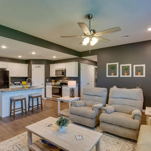 Madill Vacation Rental with Grill Near Lake Texoma!, hotel v destinaci Madill