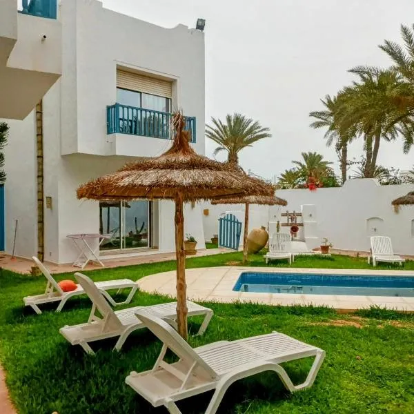 VILLA "Mezraya" à 500 m de la plage - DJERBA, hotel en Mezraya