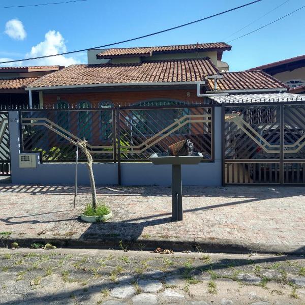 Casa linda e confortável a 3 min da praia!!!
