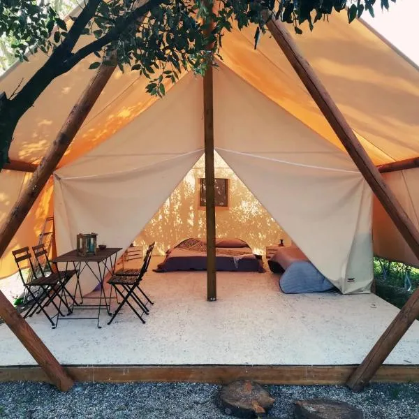 BNATURAL GLAMPING NATURISTA/NUDISTA, hotel in Baratti