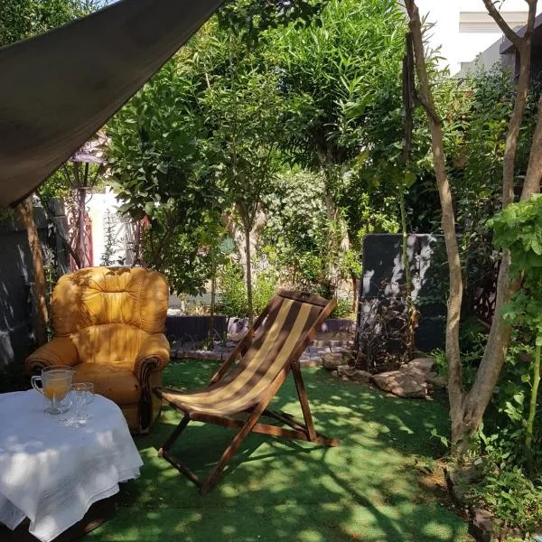 Maison Fi côté nature et relax, mer et centres à 2 pas, 3 chambres triples et privées, parties communes , jardin arboré, tonnelles, barbecue, hotel a Valras-Plage