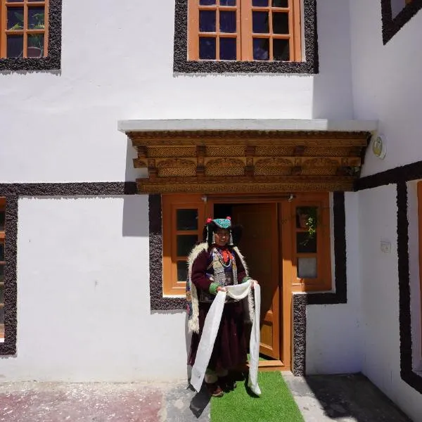 Guru view Home stay, hotel v mestu Padam