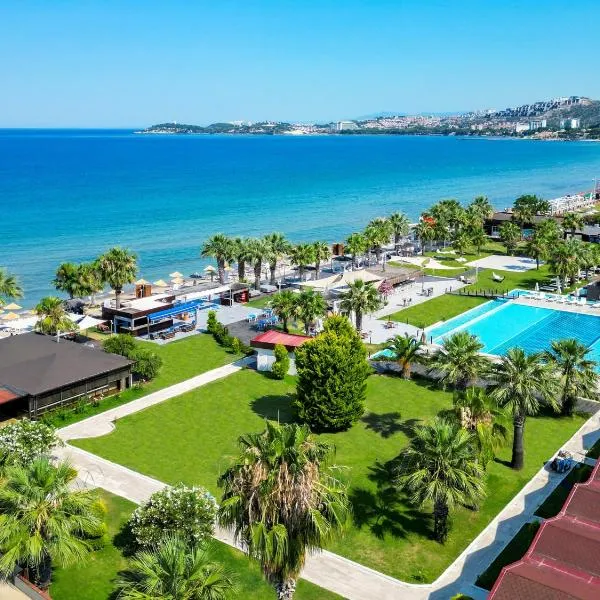 Risus Beach Resort Hotel, hotel di Davutlar