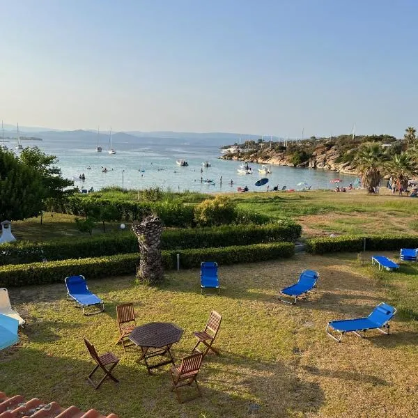 BEACH HOUSE SEAFRONT VILLA LATOURA ORMOS PANAGIAS, khách sạn ở Ormos Panagias
