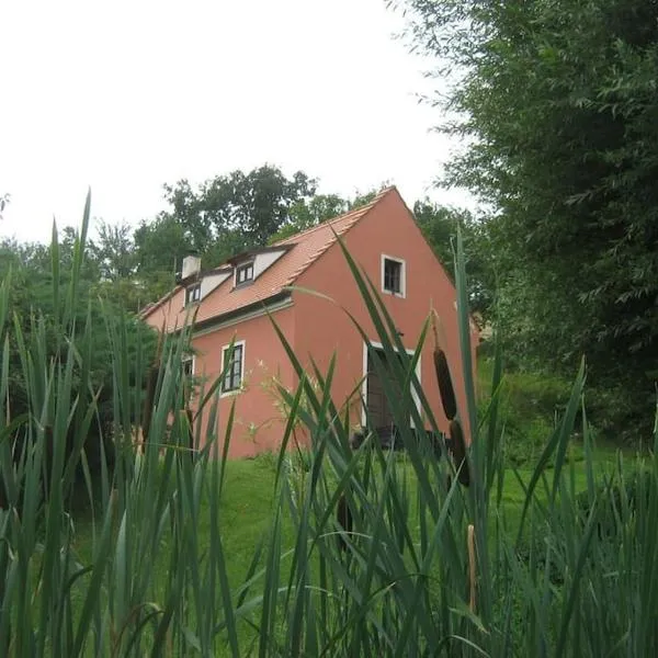 Dům na Krásné ve Středohoří, hótel í Vlastislav